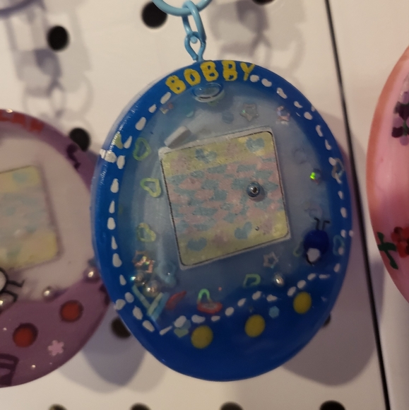 Handmade Resin MCYT QSMP Tamagotchi Shaker Charm Keychain - Picture 4 of 8